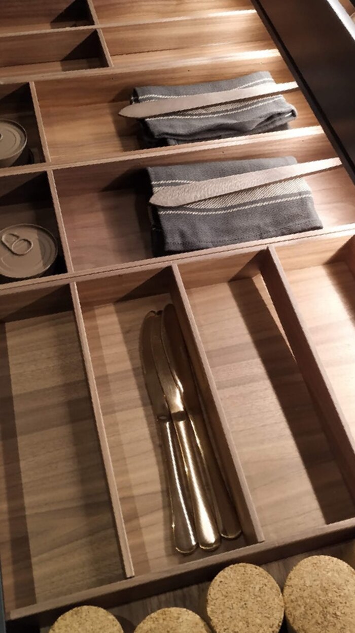Dormitorio con iluminación natural en proyecto de reforma integral